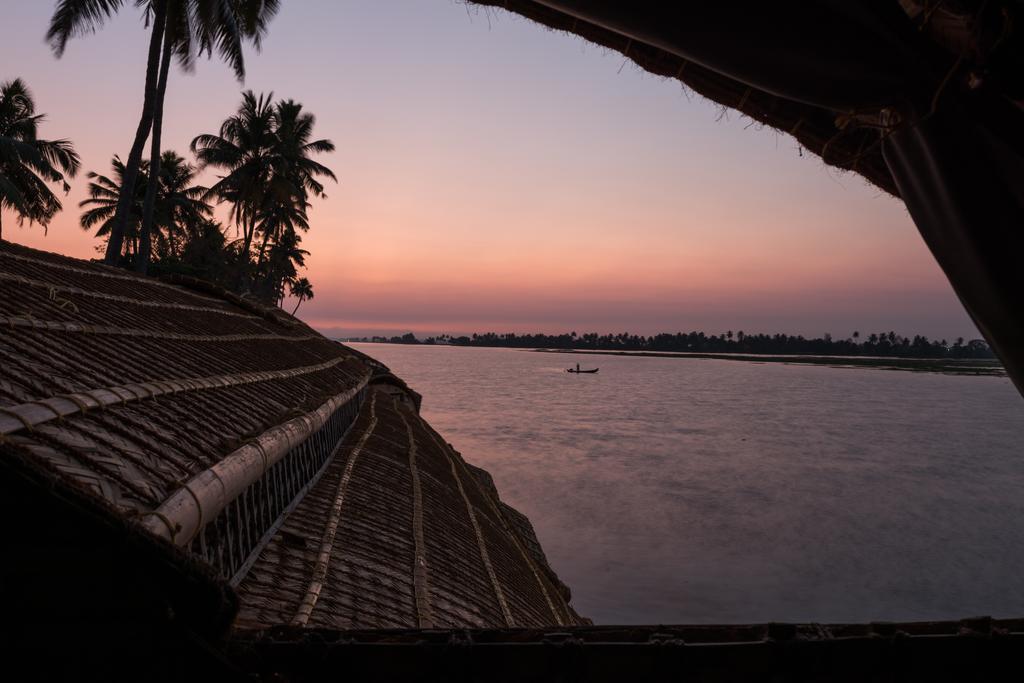 Xandari Riverscapes Alappuzha Extérieur photo