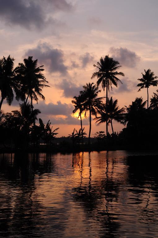 Xandari Riverscapes Alappuzha Extérieur photo