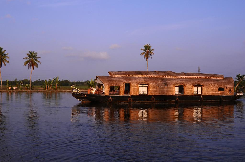 Xandari Riverscapes Alappuzha Extérieur photo